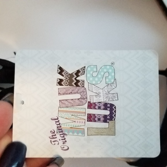 Muk Luks Black Strappy Sandals 36 6 - Picture 8 of 8